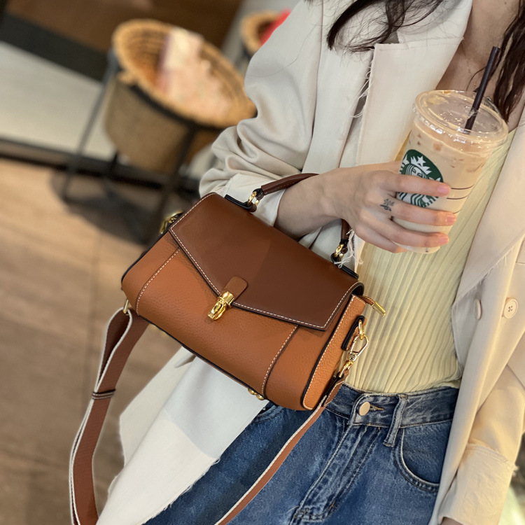 👜 Karys Elegant Crossbody Bag ⭐